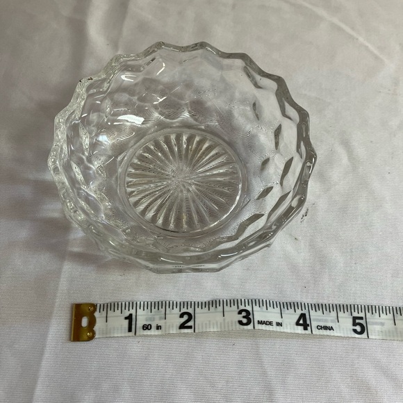 Textured Clear Glass Bowl - Picture 3 of 4